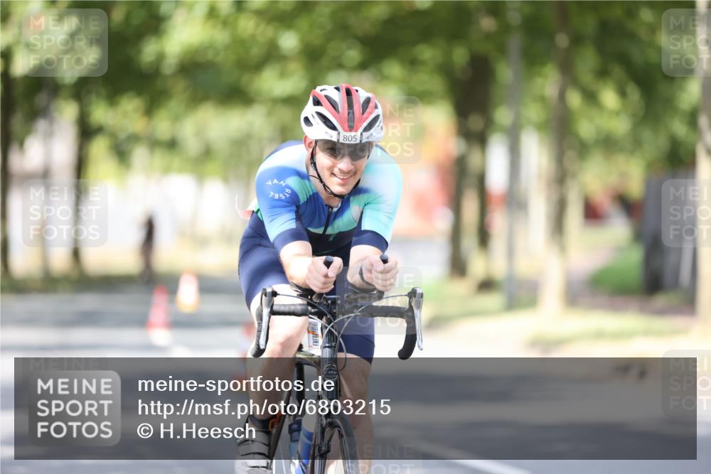 11.08.2024 - GEWOBA Citytriathlon Bremen H.Heesch http://msf.ph/oto/6803215 11.08.2024 12:05:32 Laufen  meine-sportfotos.de