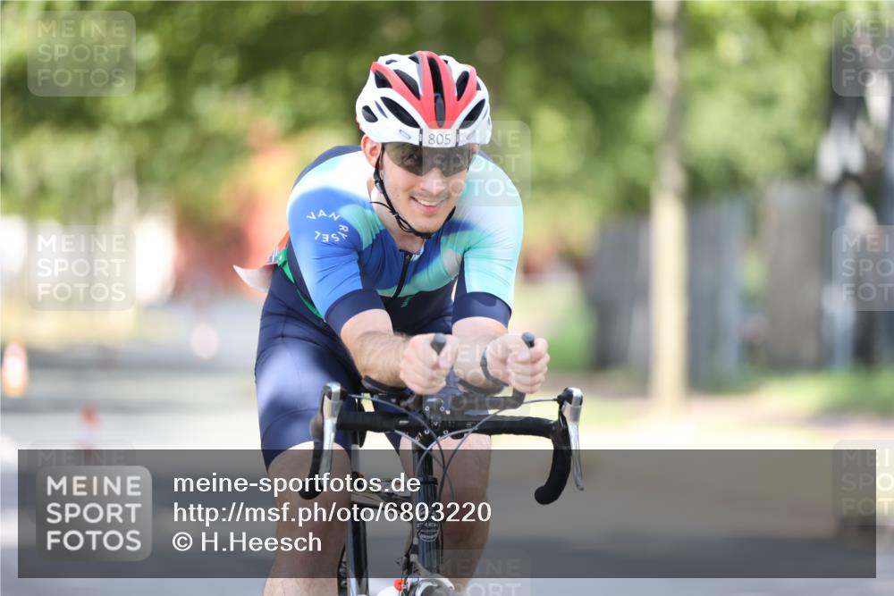 11.08.2024 - GEWOBA Citytriathlon Bremen H.Heesch http://msf.ph/oto/6803220 11.08.2024 12:05:32 Laufen  meine-sportfotos.de