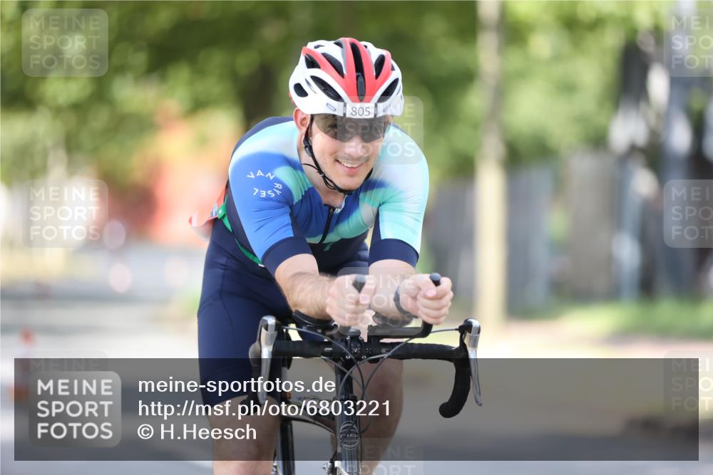 11.08.2024 - GEWOBA Citytriathlon Bremen H.Heesch http://msf.ph/oto/6803221 11.08.2024 12:05:32 Laufen  meine-sportfotos.de