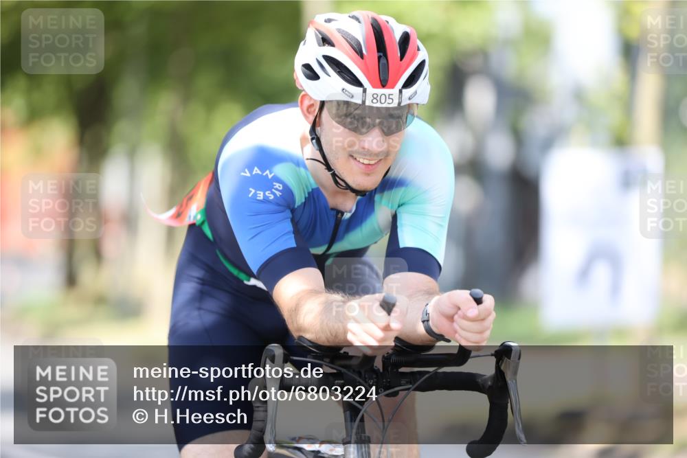 11.08.2024 - GEWOBA Citytriathlon Bremen H.Heesch http://msf.ph/oto/6803224 11.08.2024 12:05:32 Laufen  meine-sportfotos.de