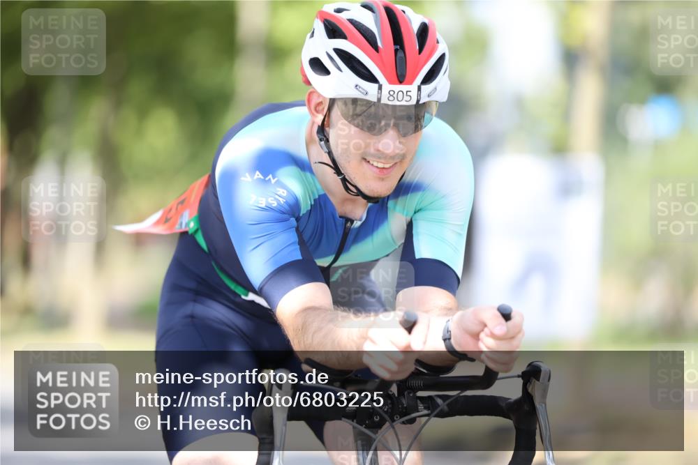 11.08.2024 - GEWOBA Citytriathlon Bremen H.Heesch http://msf.ph/oto/6803225 11.08.2024 12:05:32 Laufen  meine-sportfotos.de