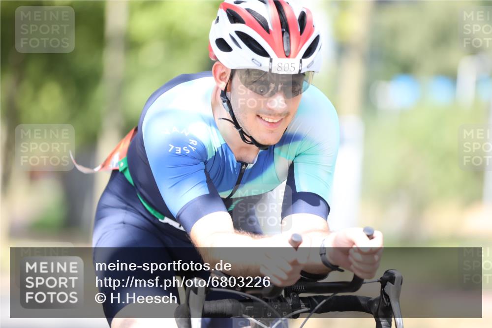 11.08.2024 - GEWOBA Citytriathlon Bremen H.Heesch http://msf.ph/oto/6803226 11.08.2024 12:05:32 Laufen  meine-sportfotos.de