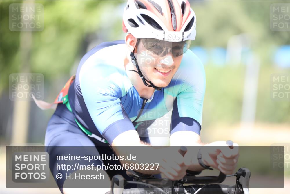 11.08.2024 - GEWOBA Citytriathlon Bremen H.Heesch http://msf.ph/oto/6803227 11.08.2024 12:05:32 Laufen  meine-sportfotos.de