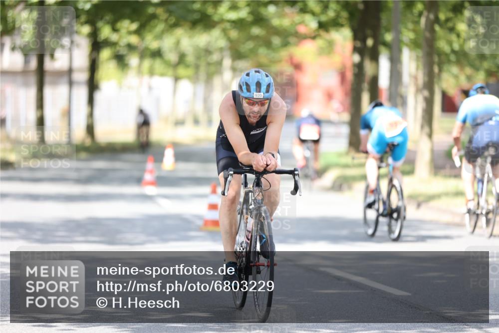 11.08.2024 - GEWOBA Citytriathlon Bremen H.Heesch http://msf.ph/oto/6803229 11.08.2024 12:05:37 Laufen  meine-sportfotos.de