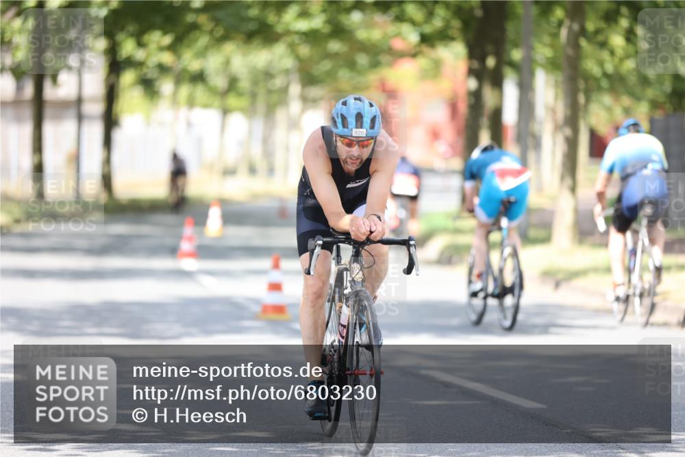 11.08.2024 - GEWOBA Citytriathlon Bremen H.Heesch http://msf.ph/oto/6803230 11.08.2024 12:05:37 Laufen  meine-sportfotos.de