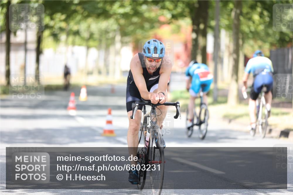11.08.2024 - GEWOBA Citytriathlon Bremen H.Heesch http://msf.ph/oto/6803231 11.08.2024 12:05:37 Laufen  meine-sportfotos.de