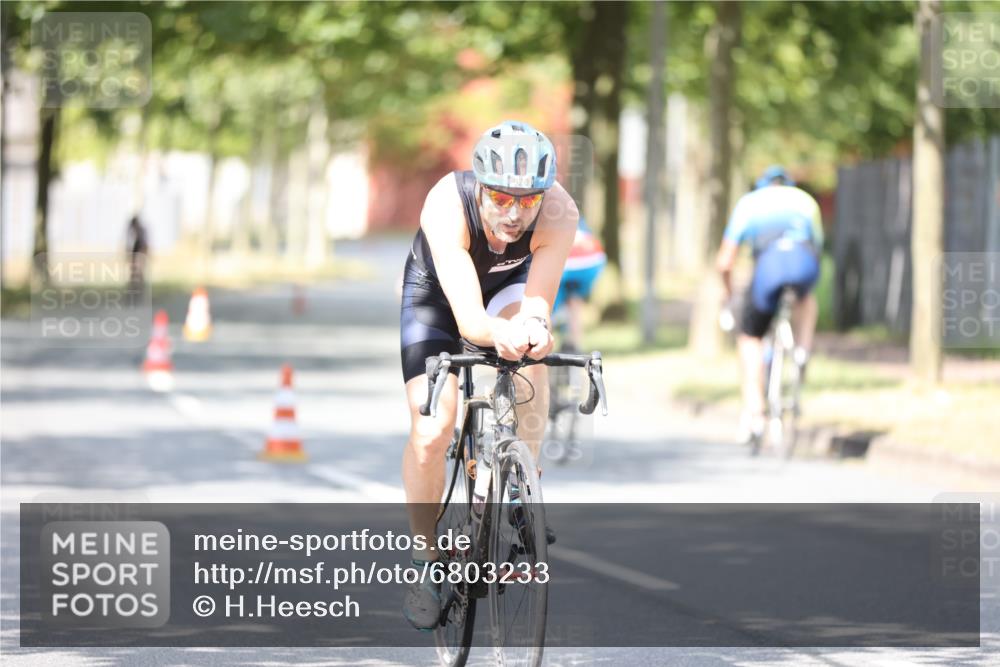 11.08.2024 - GEWOBA Citytriathlon Bremen H.Heesch http://msf.ph/oto/6803233 11.08.2024 12:05:38 Laufen  meine-sportfotos.de