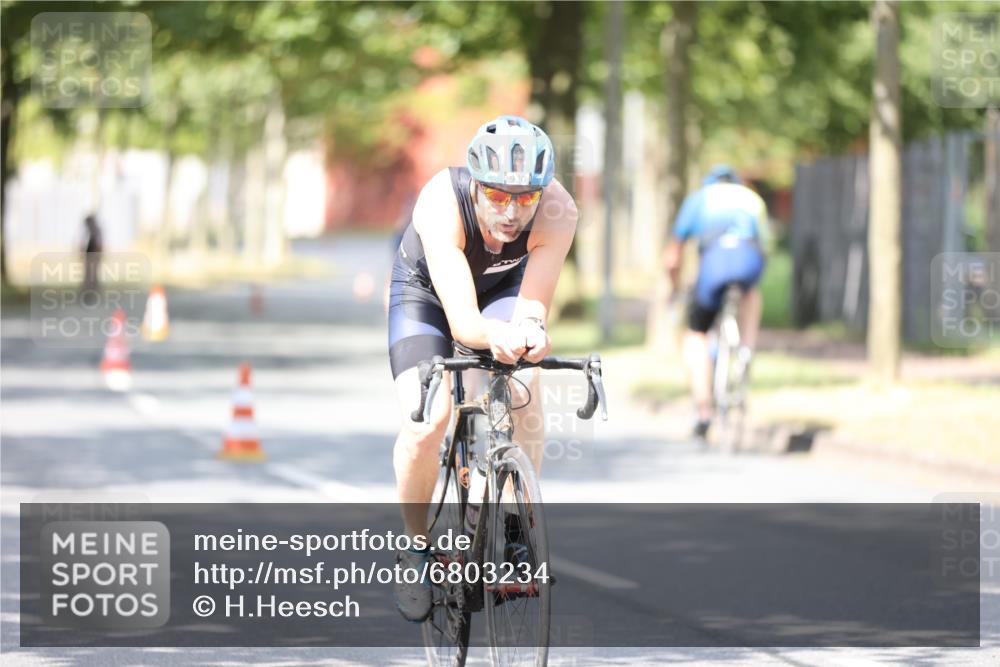11.08.2024 - GEWOBA Citytriathlon Bremen H.Heesch http://msf.ph/oto/6803234 11.08.2024 12:05:38 Laufen  meine-sportfotos.de
