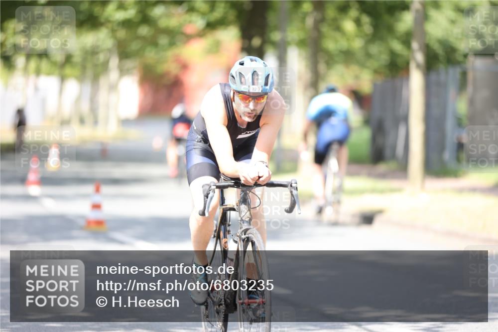 11.08.2024 - GEWOBA Citytriathlon Bremen H.Heesch http://msf.ph/oto/6803235 11.08.2024 12:05:38 Laufen  meine-sportfotos.de