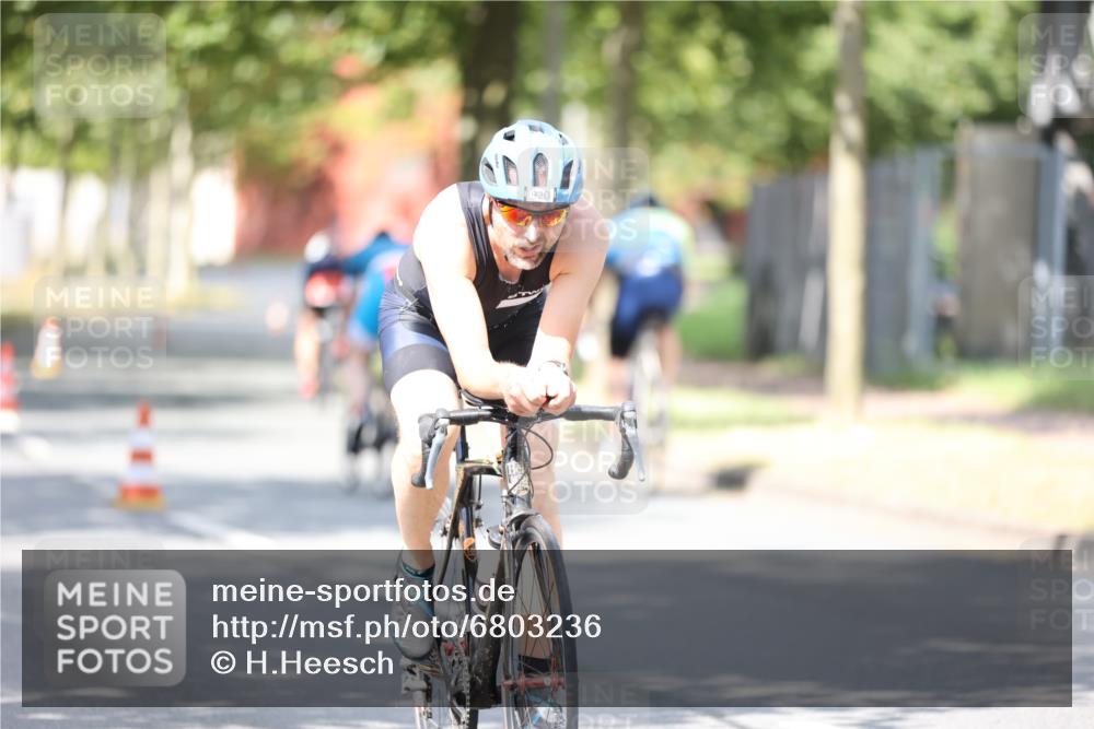 11.08.2024 - GEWOBA Citytriathlon Bremen H.Heesch http://msf.ph/oto/6803236 11.08.2024 12:05:38 Laufen  meine-sportfotos.de