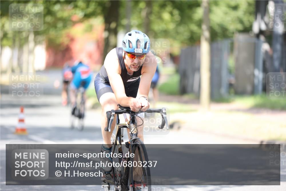 11.08.2024 - GEWOBA Citytriathlon Bremen H.Heesch http://msf.ph/oto/6803237 11.08.2024 12:05:38 Laufen  meine-sportfotos.de
