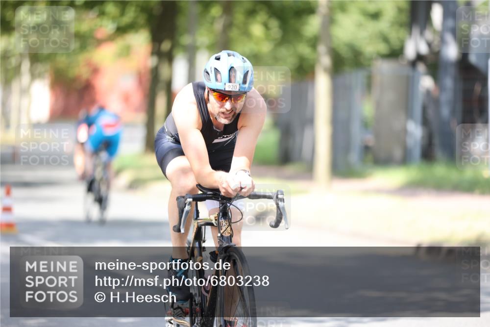 11.08.2024 - GEWOBA Citytriathlon Bremen H.Heesch http://msf.ph/oto/6803238 11.08.2024 12:05:38 Laufen  meine-sportfotos.de