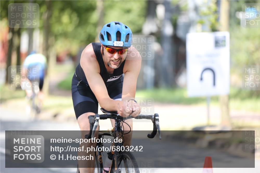 11.08.2024 - GEWOBA Citytriathlon Bremen H.Heesch http://msf.ph/oto/6803242 11.08.2024 12:05:38 Laufen  meine-sportfotos.de
