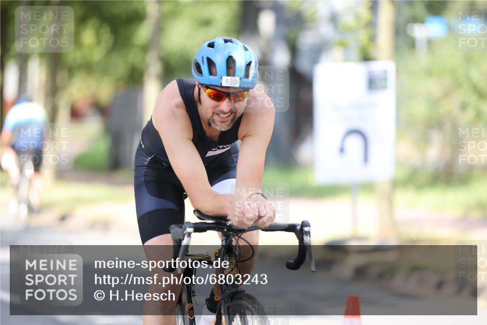 11.08.2024 - GEWOBA Citytriathlon Bremen H.Heesch http://msf.ph/oto/6803243 11.08.2024 12:05:38 Laufen  meine-sportfotos.de