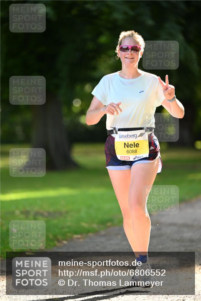 25.08.2024 - 20. Blankeneser Heldenlauf Dr. Thomas Lammeyer http://msf.ph/oto/6806552 25.08.2024 10:13:34 Laufen 6088 meine-sportfotos.de