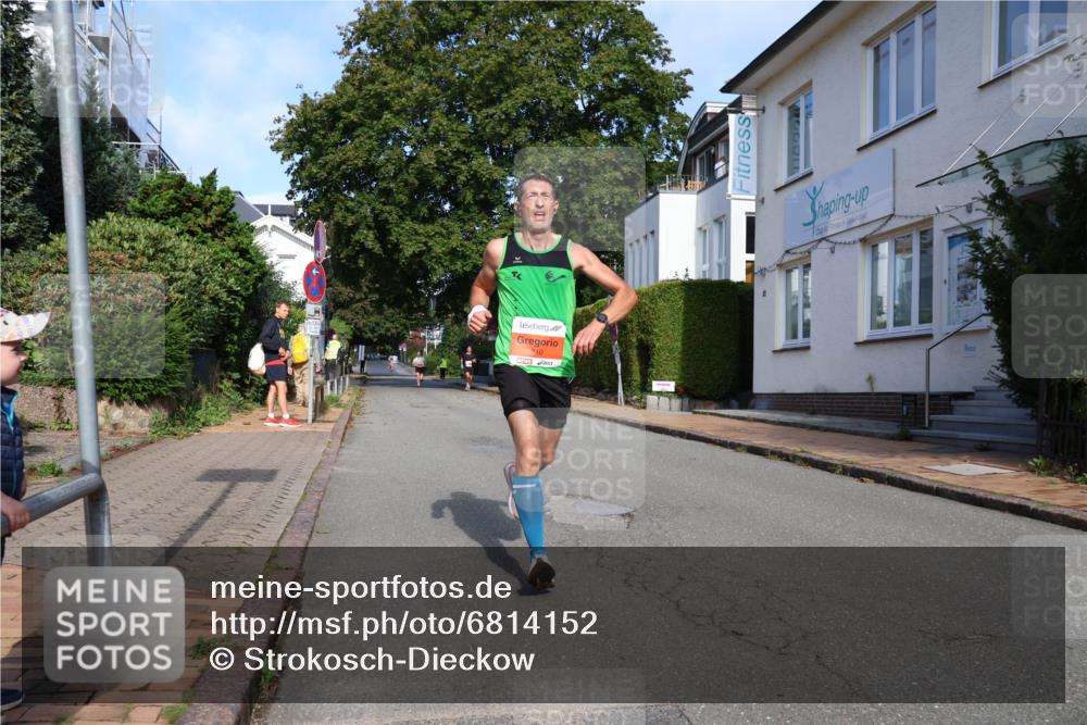 25.08.2024 - 20. Blankeneser Heldenlauf Strokosch-Dieckow http://msf.ph/oto/6814152 25.08.2024 09:36:00 Ziel 210, 214, 215 meine-sportfotos.de