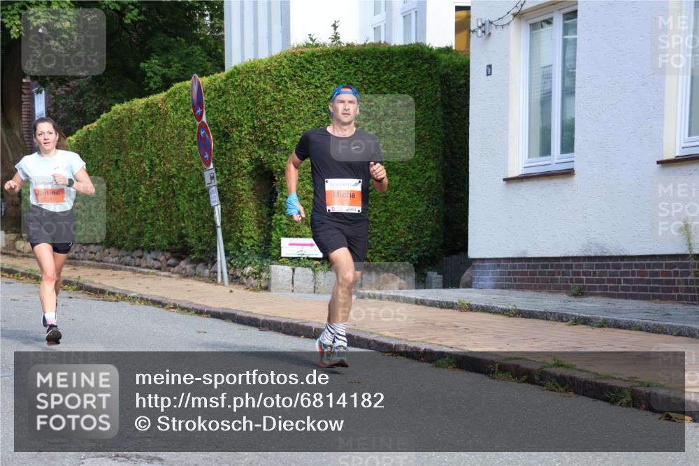 25.08.2024 - 20. Blankeneser Heldenlauf Strokosch-Dieckow http://msf.ph/oto/6814182 25.08.2024 09:36:07 Ziel 214, 215 meine-sportfotos.de