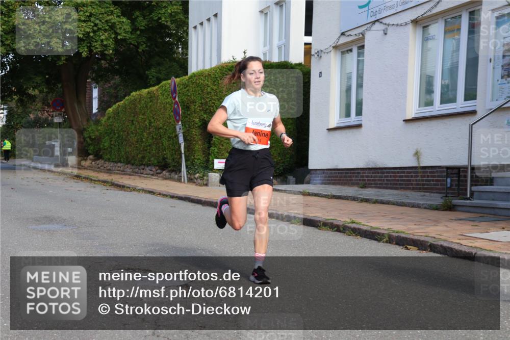 25.08.2024 - 20. Blankeneser Heldenlauf Strokosch-Dieckow http://msf.ph/oto/6814201 25.08.2024 09:36:08 Ziel 214, 215 meine-sportfotos.de