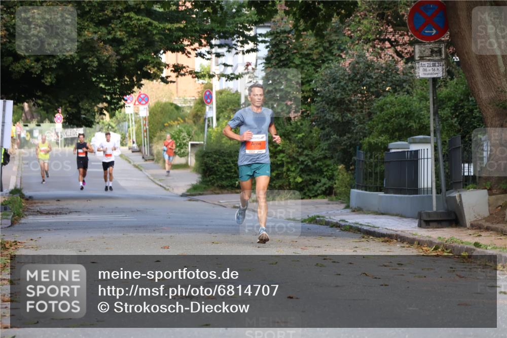 25.08.2024 - 20. Blankeneser Heldenlauf Strokosch-Dieckow http://msf.ph/oto/6814707 25.08.2024 09:39:37 Ziel 208 meine-sportfotos.de