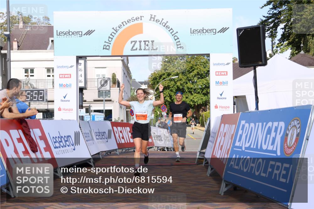 25.08.2024 - 20. Blankeneser Heldenlauf Strokosch-Dieckow http://msf.ph/oto/6815594 25.08.2024 09:36:25 Ziel 214, 215 meine-sportfotos.de