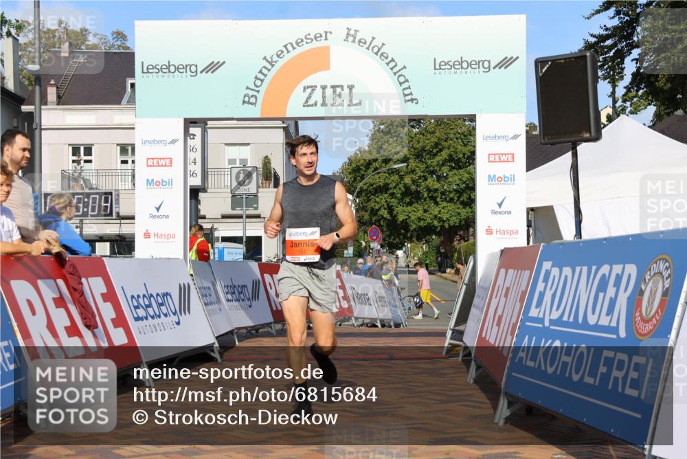 25.08.2024 - 20. Blankeneser Heldenlauf Strokosch-Dieckow http://msf.ph/oto/6815684 25.08.2024 09:36:38 Ziel 151 meine-sportfotos.de