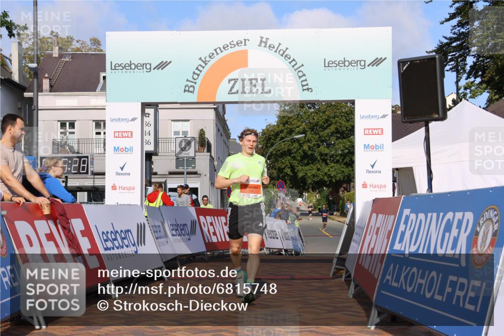 25.08.2024 - 20. Blankeneser Heldenlauf Strokosch-Dieckow http://msf.ph/oto/6815748 25.08.2024 09:37:01 Ziel 285 meine-sportfotos.de