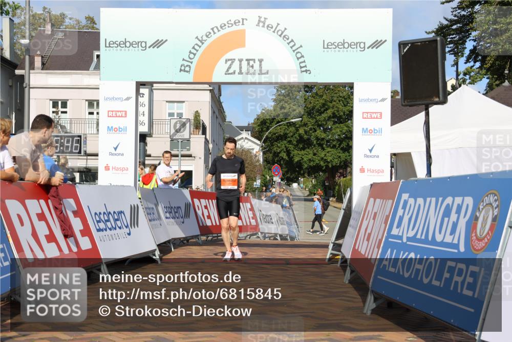 25.08.2024 - 20. Blankeneser Heldenlauf Strokosch-Dieckow http://msf.ph/oto/6815845 25.08.2024 09:37:20 Ziel 228 meine-sportfotos.de