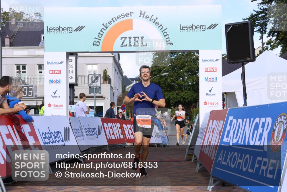 25.08.2024 - 20. Blankeneser Heldenlauf Strokosch-Dieckow http://msf.ph/oto/6816353 25.08.2024 09:39:36 Ziel 156, 265 meine-sportfotos.de