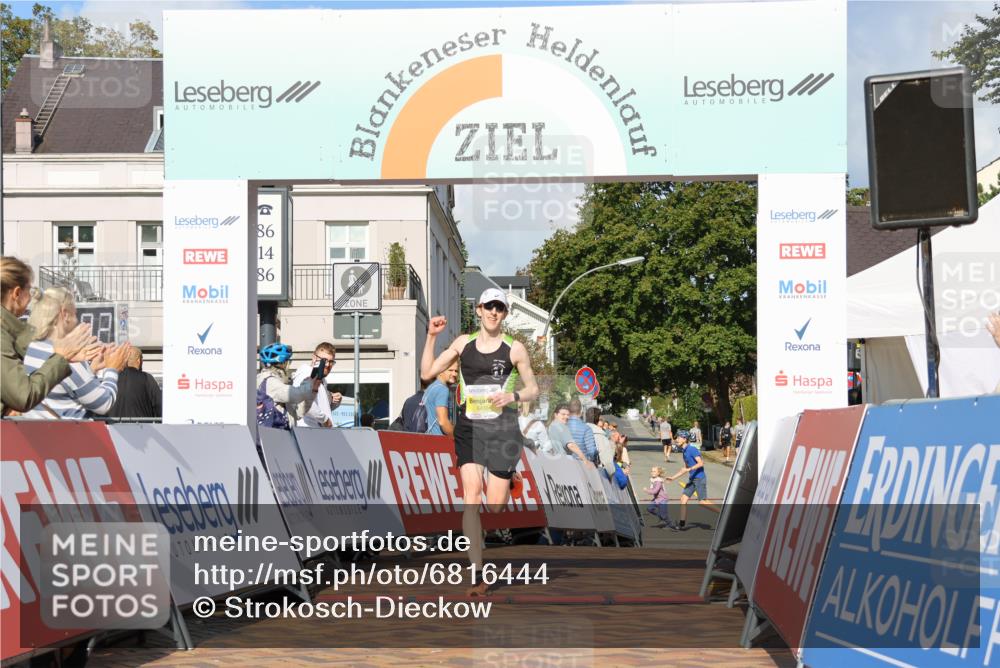25.08.2024 - 20. Blankeneser Heldenlauf Strokosch-Dieckow http://msf.ph/oto/6816444 25.08.2024 10:09:20 Ziel 6436 meine-sportfotos.de