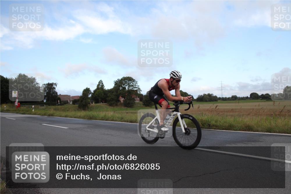 25.08.2024 - Elbe Triathlon Hamburg Fuchs,  Jonas http://msf.ph/oto/6826085 25.08.2024 08:34:22 Radfahren 85 meine-sportfotos.de