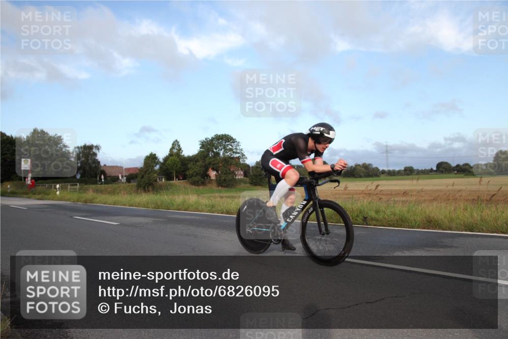 25.08.2024 - Elbe Triathlon Hamburg Fuchs,  Jonas http://msf.ph/oto/6826095 25.08.2024 08:36:30 Radfahren 65 meine-sportfotos.de