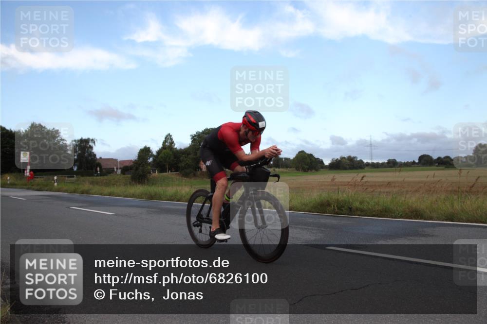 25.08.2024 - Elbe Triathlon Hamburg Fuchs,  Jonas http://msf.ph/oto/6826100 25.08.2024 08:38:00 Radfahren 82 meine-sportfotos.de