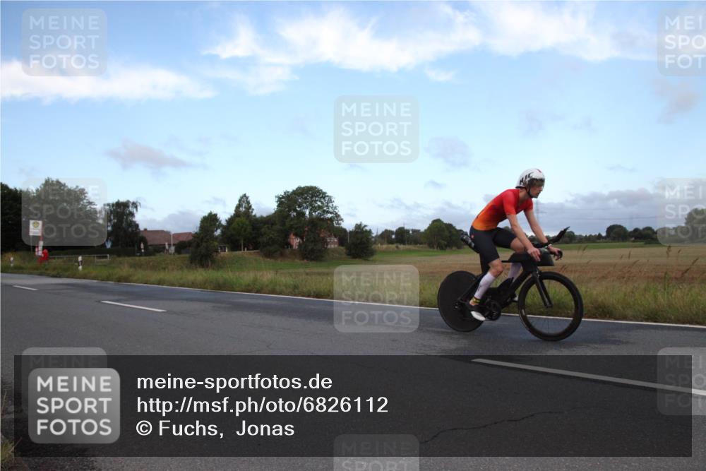 25.08.2024 - Elbe Triathlon Hamburg Fuchs,  Jonas http://msf.ph/oto/6826112 25.08.2024 08:38:20 Radfahren 68 meine-sportfotos.de