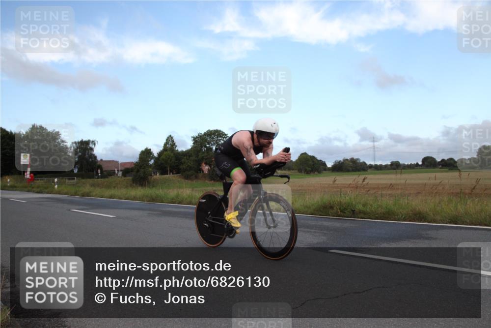25.08.2024 - Elbe Triathlon Hamburg Fuchs,  Jonas http://msf.ph/oto/6826130 25.08.2024 08:39:31 Radfahren 38 meine-sportfotos.de
