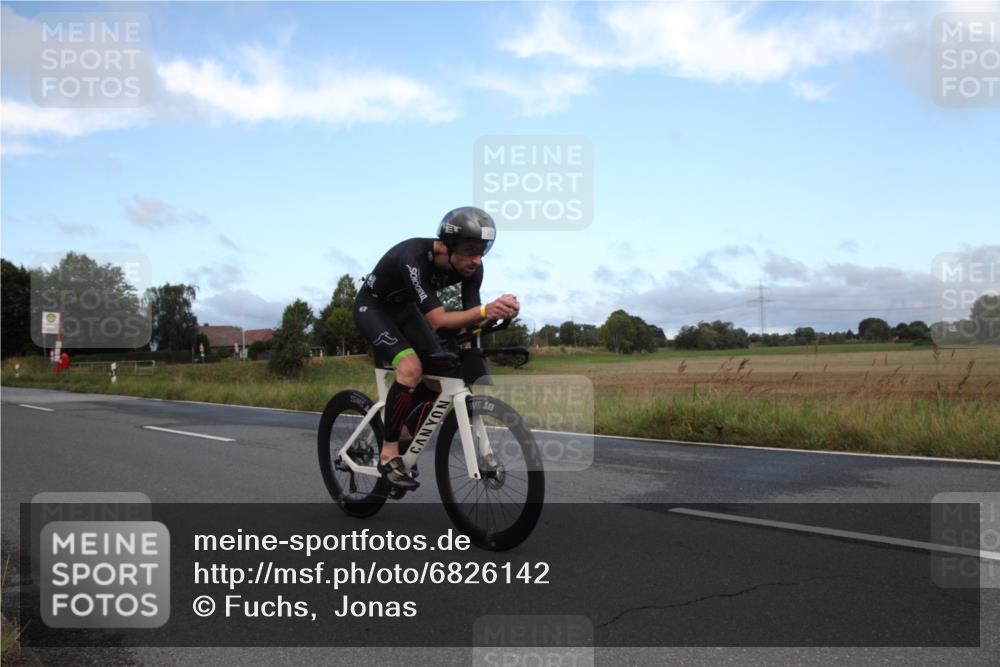 25.08.2024 - Elbe Triathlon Hamburg Fuchs,  Jonas http://msf.ph/oto/6826142 25.08.2024 08:40:16 Radfahren 40 meine-sportfotos.de