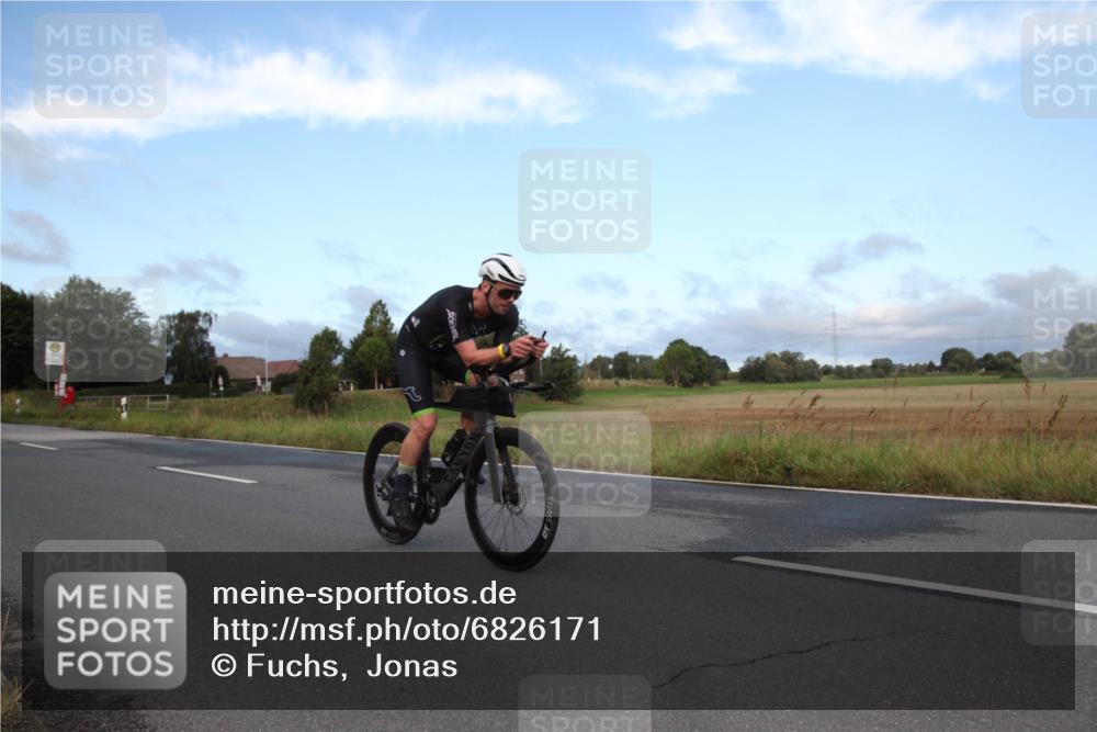 25.08.2024 - Elbe Triathlon Hamburg Fuchs,  Jonas http://msf.ph/oto/6826171 25.08.2024 08:41:07 Radfahren 50, 39, 34, 75 meine-sportfotos.de