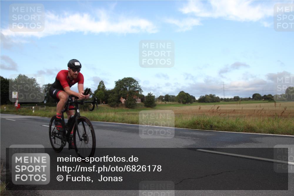 25.08.2024 - Elbe Triathlon Hamburg Fuchs,  Jonas http://msf.ph/oto/6826178 25.08.2024 08:41:10 Radfahren 50, 39, 34, 75 meine-sportfotos.de