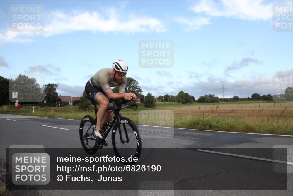 25.08.2024 - Elbe Triathlon Hamburg Fuchs,  Jonas http://msf.ph/oto/6826190 25.08.2024 08:41:31 Radfahren 99, 77, 42 meine-sportfotos.de