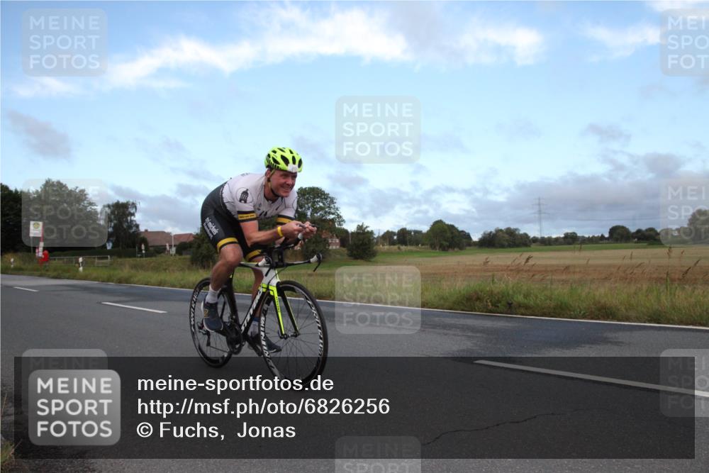 25.08.2024 - Elbe Triathlon Hamburg Fuchs,  Jonas http://msf.ph/oto/6826256 25.08.2024 08:43:32 Radfahren 69, 83 meine-sportfotos.de