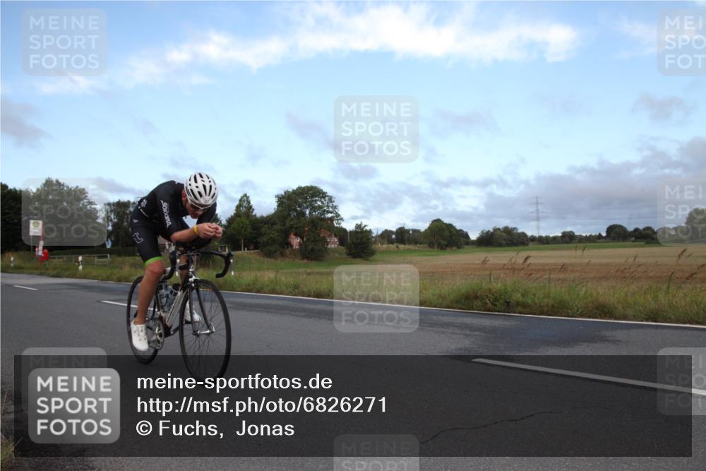 25.08.2024 - Elbe Triathlon Hamburg Fuchs,  Jonas http://msf.ph/oto/6826271 25.08.2024 08:43:58 Radfahren 41 meine-sportfotos.de