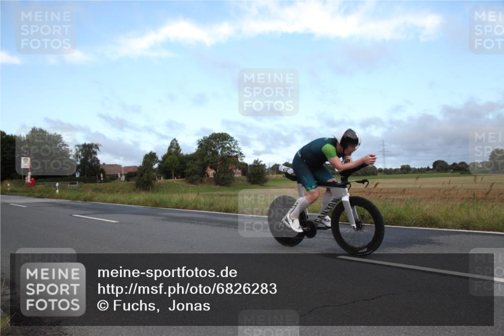 25.08.2024 - Elbe Triathlon Hamburg Fuchs,  Jonas http://msf.ph/oto/6826283 25.08.2024 08:44:33 Radfahren 46, 55, 54 meine-sportfotos.de
