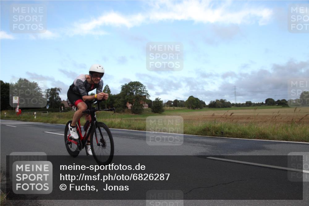 25.08.2024 - Elbe Triathlon Hamburg Fuchs,  Jonas http://msf.ph/oto/6826287 25.08.2024 08:44:35 Radfahren 46, 55, 54 meine-sportfotos.de