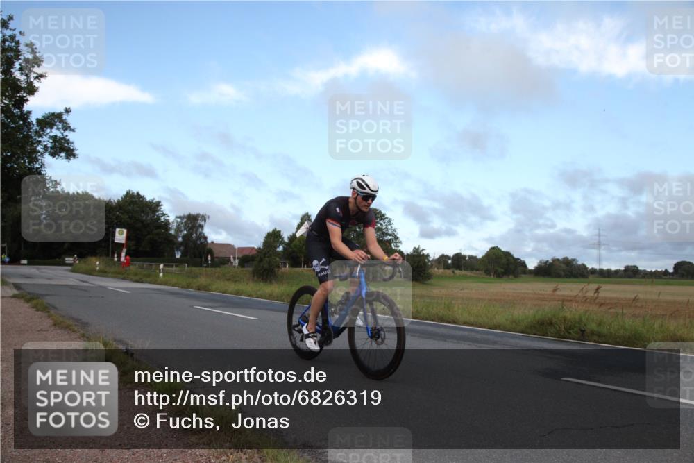 25.08.2024 - Elbe Triathlon Hamburg Fuchs,  Jonas http://msf.ph/oto/6826319 25.08.2024 08:45:24 Radfahren 90, 88, 98 meine-sportfotos.de