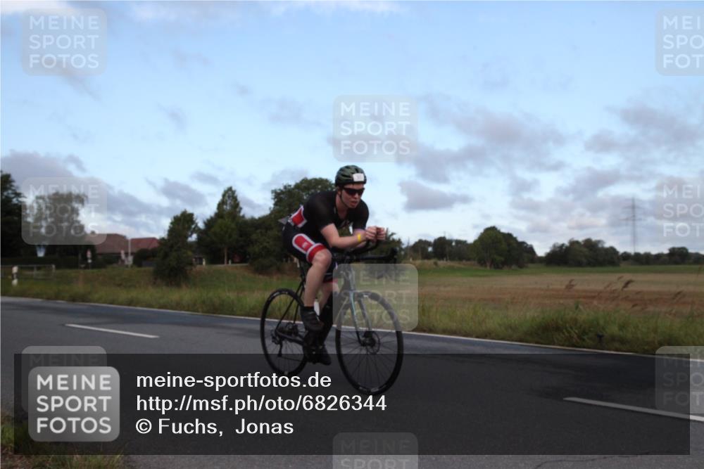 25.08.2024 - Elbe Triathlon Hamburg Fuchs,  Jonas http://msf.ph/oto/6826344 25.08.2024 08:46:32 Radfahren 59, 72, 63 meine-sportfotos.de
