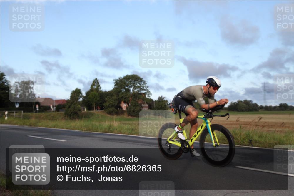25.08.2024 - Elbe Triathlon Hamburg Fuchs,  Jonas http://msf.ph/oto/6826365 25.08.2024 08:48:24 Radfahren 101 meine-sportfotos.de