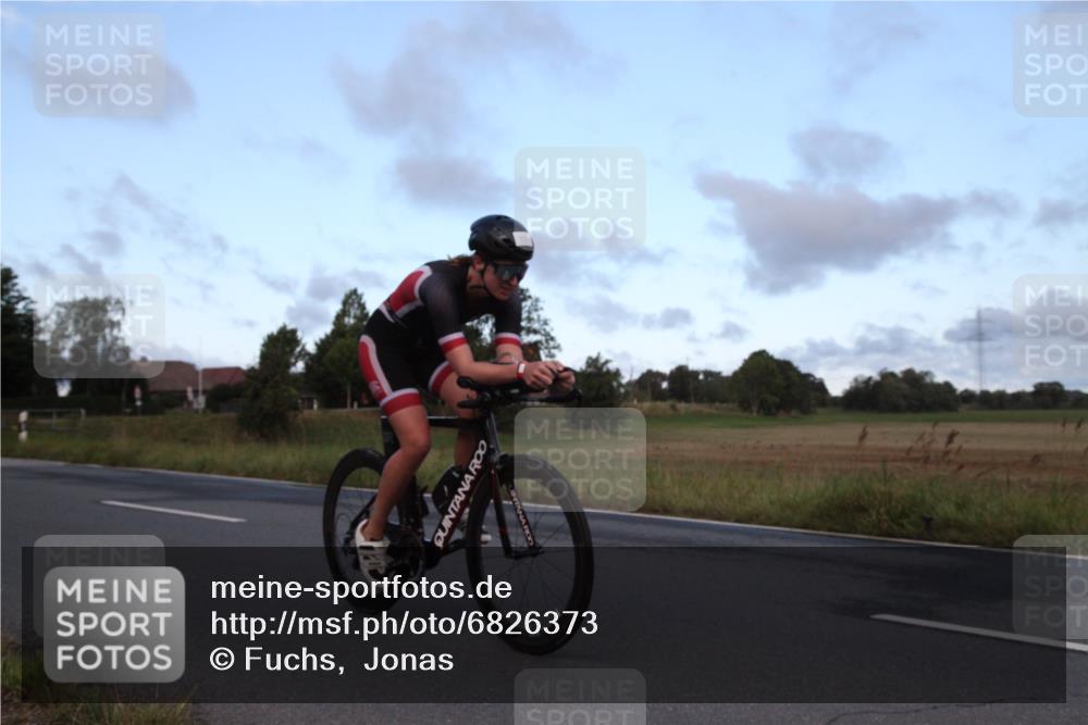 25.08.2024 - Elbe Triathlon Hamburg Fuchs,  Jonas http://msf.ph/oto/6826373 25.08.2024 08:49:14 Radfahren 107, 53 meine-sportfotos.de