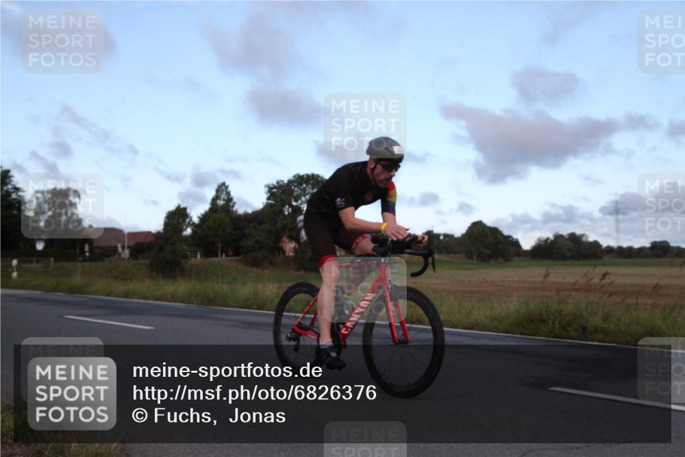 25.08.2024 - Elbe Triathlon Hamburg Fuchs,  Jonas http://msf.ph/oto/6826376 25.08.2024 08:49:21 Radfahren 53 meine-sportfotos.de