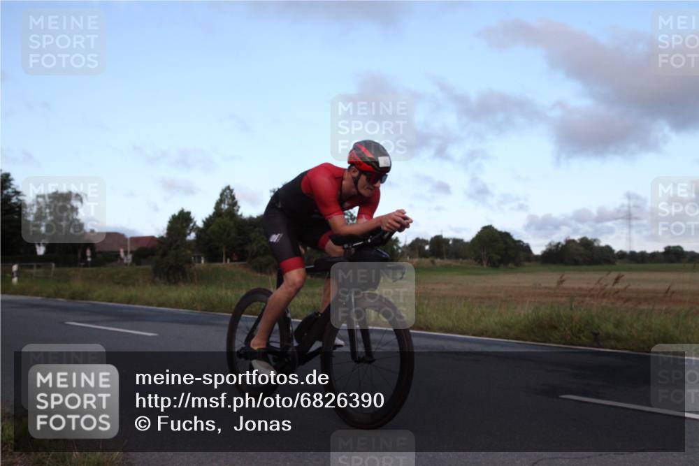 25.08.2024 - Elbe Triathlon Hamburg Fuchs,  Jonas http://msf.ph/oto/6826390 25.08.2024 08:50:37 Radfahren 82, 78 meine-sportfotos.de