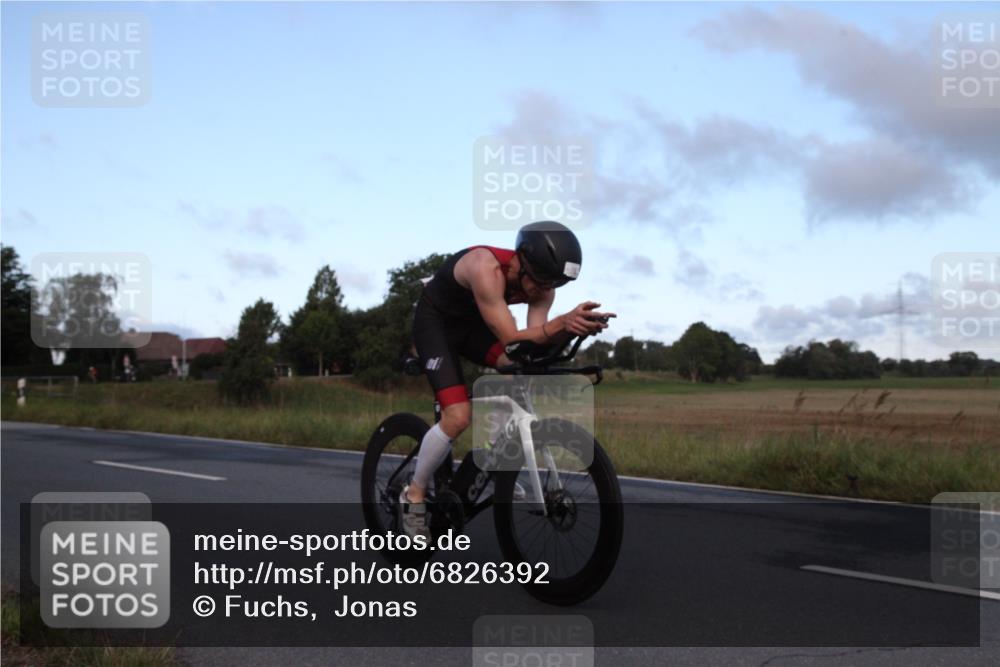 25.08.2024 - Elbe Triathlon Hamburg Fuchs,  Jonas http://msf.ph/oto/6826392 25.08.2024 08:50:44 Radfahren 78 meine-sportfotos.de