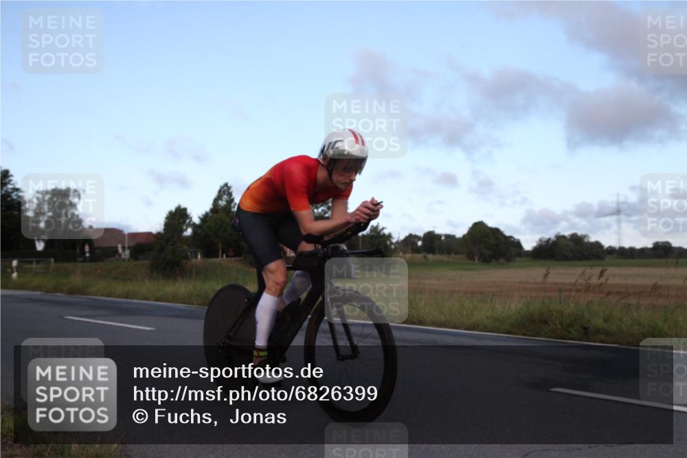 25.08.2024 - Elbe Triathlon Hamburg Fuchs,  Jonas http://msf.ph/oto/6826399 25.08.2024 08:50:53 Radfahren 68, 62 meine-sportfotos.de